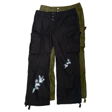 Load image into Gallery viewer, STEPPING BACK CARGOS